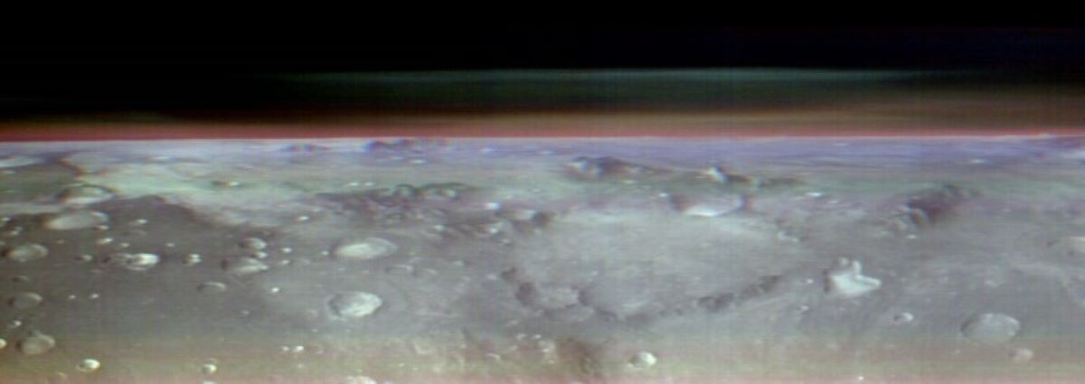A rare image of the Martian horizon taken by NASA Themis