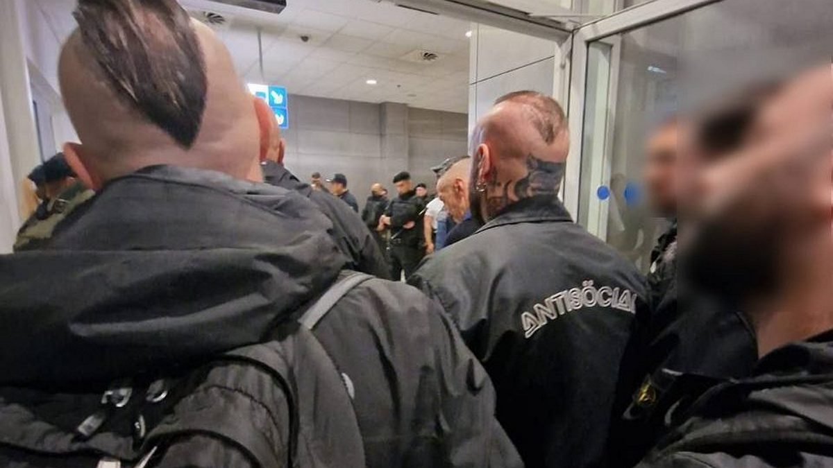 Συνελήφθησαν 21 ακροδεξιοί Ιταλοί στο αεροδρόμιο «Ελευθέριος Βενιζέλος»