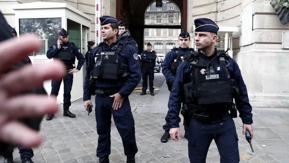Γαλλία: Σκοτώθηκε στο κρεβάτι του από αδέσποτη σφαίρα, θύμα του πολέμου μεταξύ εμπόρων ναρκωτικών
