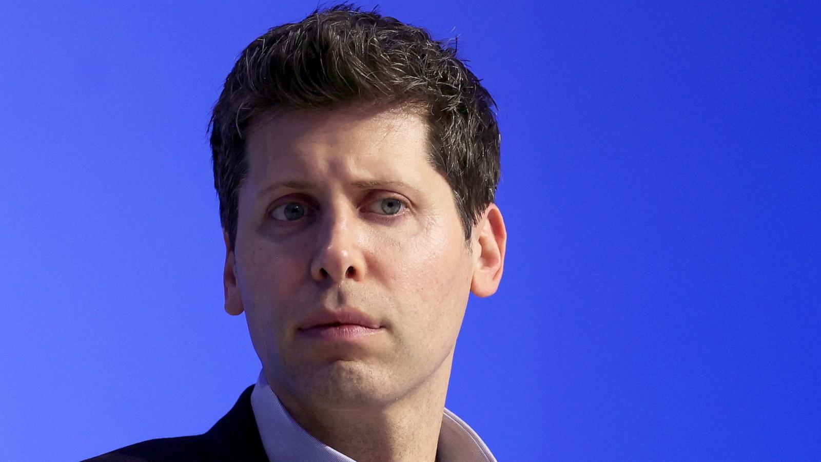 Τι συμβαίνει στην OpenAI; Επιστρέφει ξαφνικά ο Sam Altman ως CEO μετά την απόλυσή του