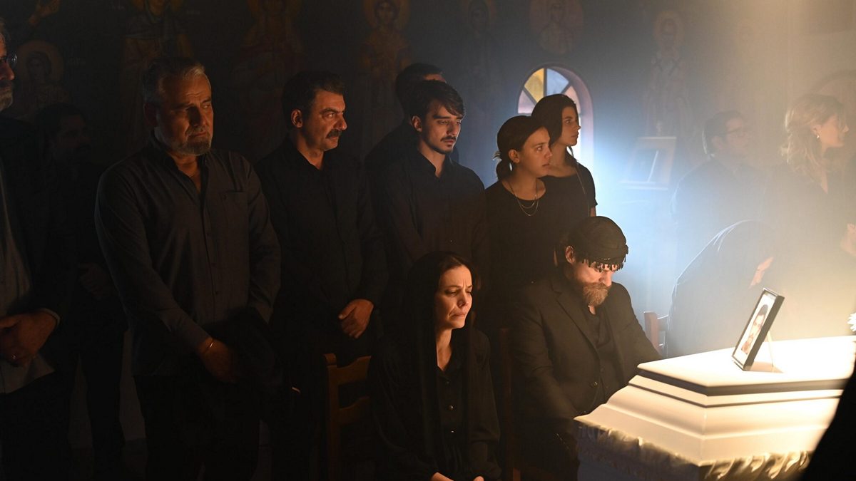 Σασμός: Backstage σκηνές από την προετοιμασία της κηδείας του Νικηφόρου – ΒΙΝΤΕΟ