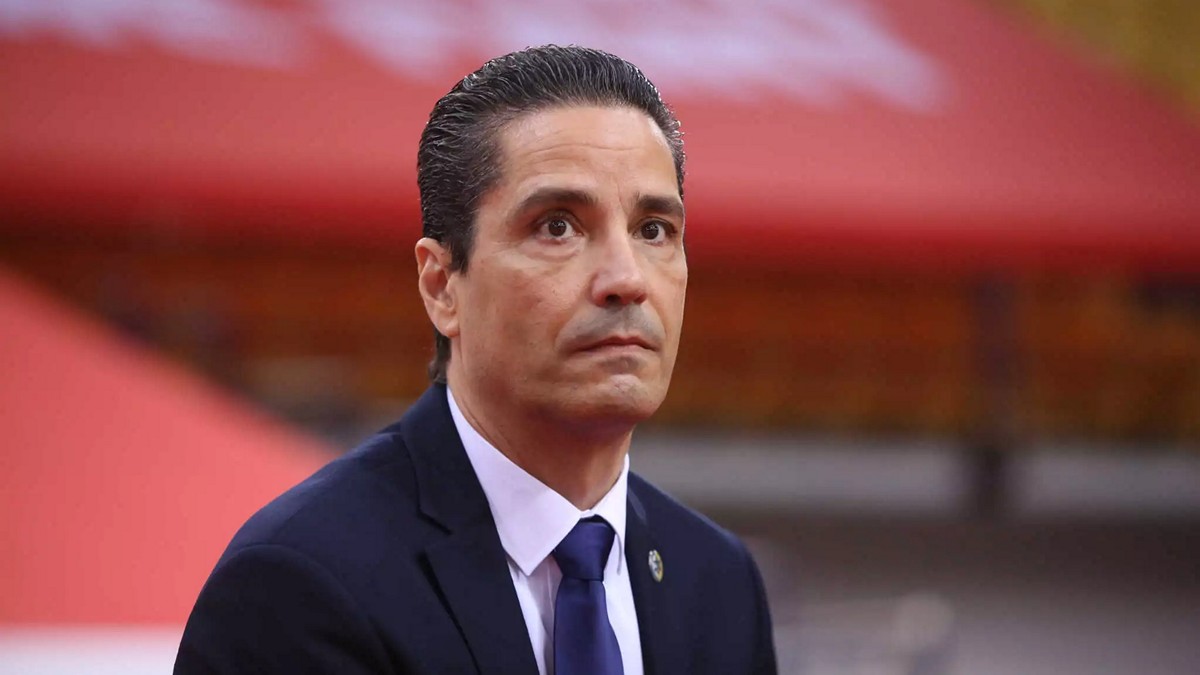 Γιάννης Σφαιρόπουλος: Είδε Champions League από την κερκίδα του γηπέδου του Ερυθρού Αστέρα – ΒΙΝΤΕΟ