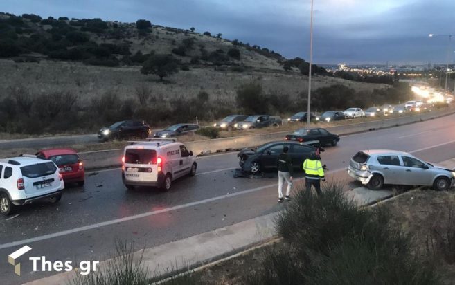 καραμπόλα 5 οχημάτων περιφερειακός Θεσσαλονίκη