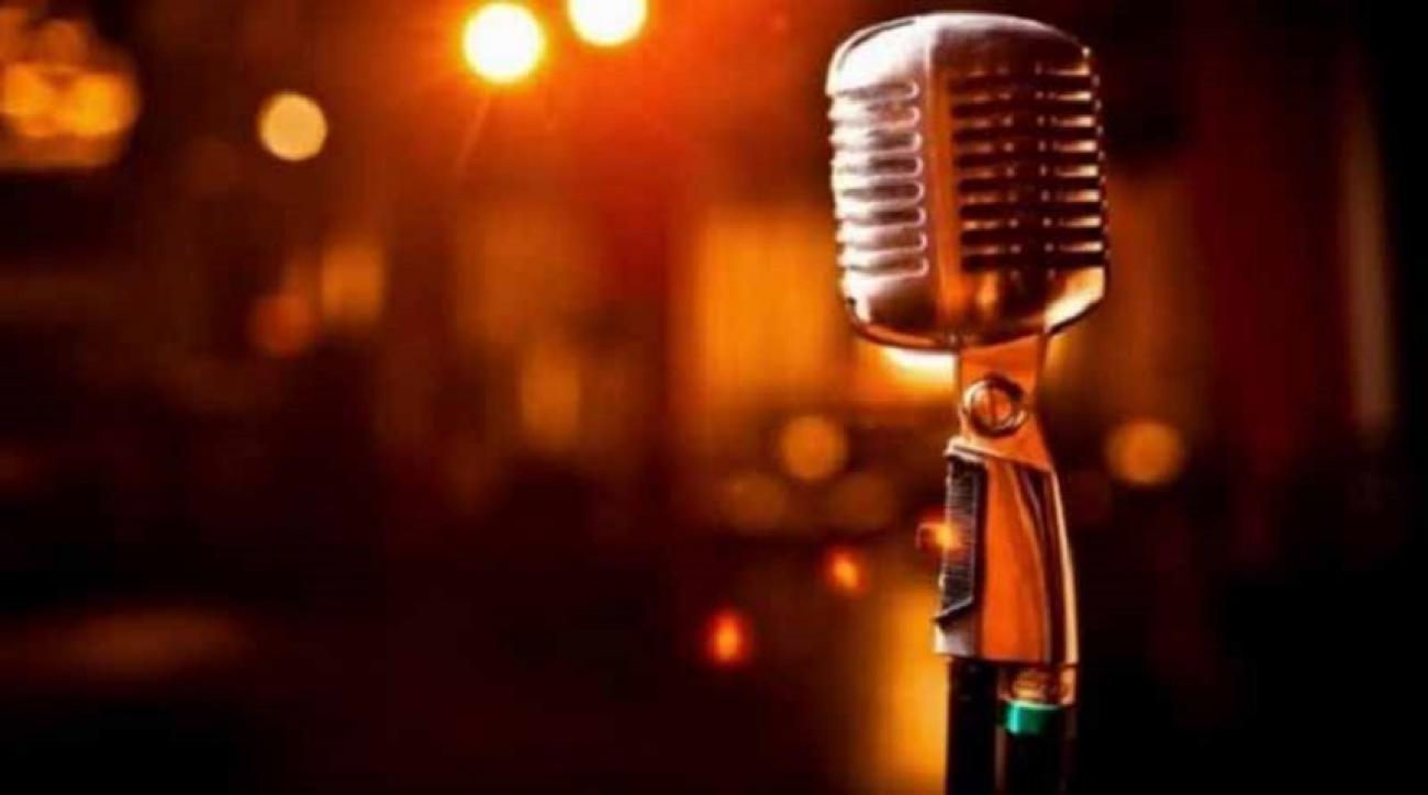 τραγουδιστής