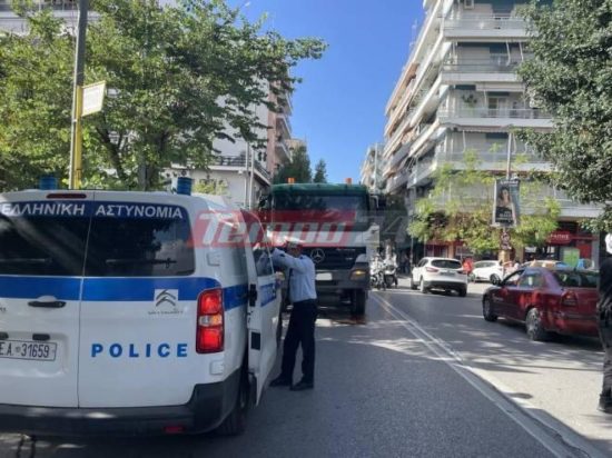 Σοβαρό τροχαίο στην Πάτρα: Φορτηγό παρέσυρε πεζό - Του συνέθλιψε το πόδι