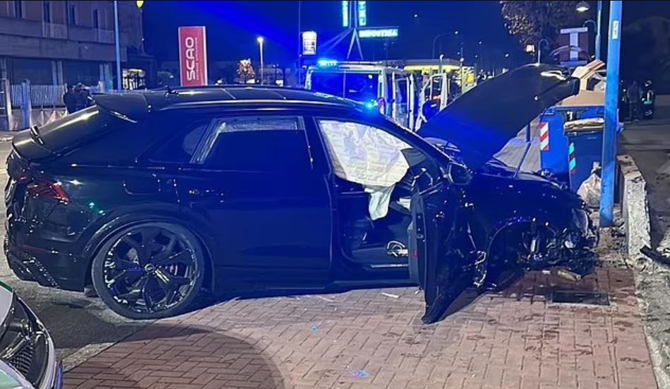 Τροχαίο για τον Μάριο Μπαλοτέλι: Σμπαράλια το Audi Q8 – «Αρνήθηκε να κάνει αλκοτέστ»