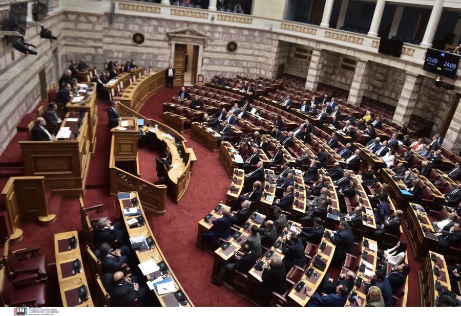Βουλή: Κόντρα των πολιτικών αρχηγών για την Θεσσαλία και τον Έβρο
