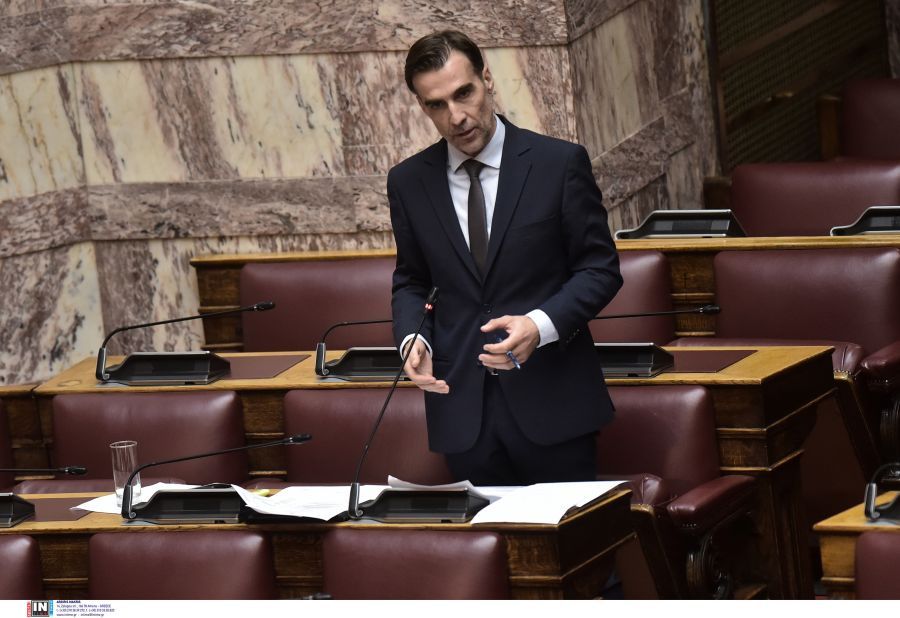 Πλεύση Ελευθερίας: Δεν παραδίδει την έδρα του ο Μιχάλης Χουρδάκης