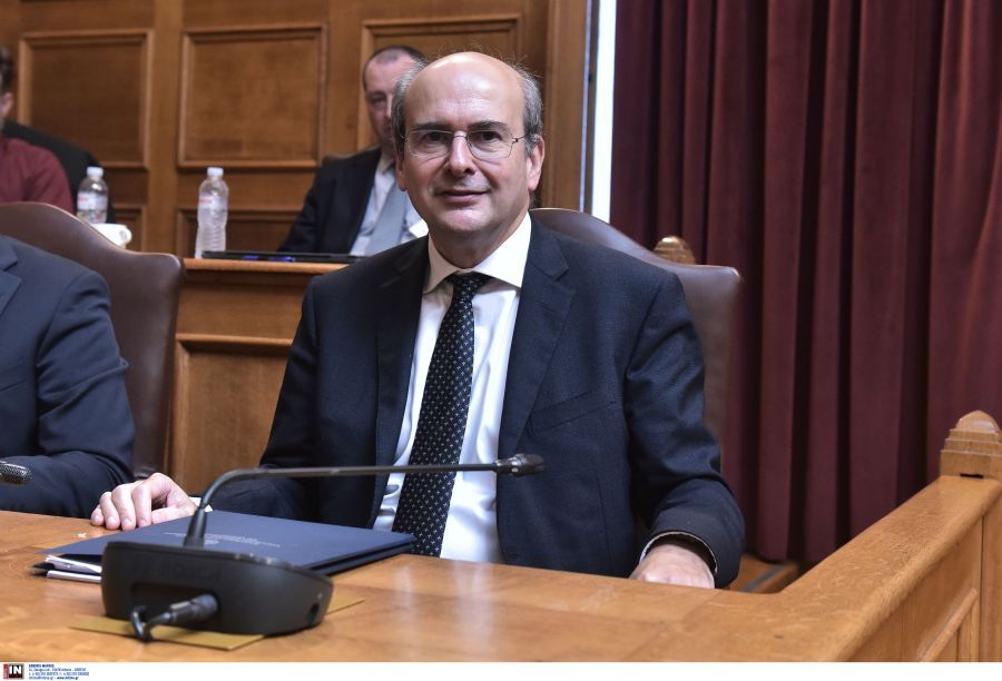 Βουλή – Χατζηδάκης: Αυτές είναι οι απαντήσεις στους 10 «μύθους» για την φορολόγηση των ελεύθερων επαγγελματιών