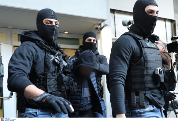 18χρονος κατηγορούμενος για τον τραυματισμό αστυνομικού