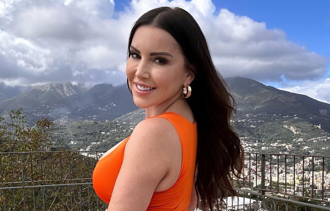 Mοντέλο που δεν έχει κάνει σεξ εδώ και 3 χρόνια ψάχνει την αγάπη – «Το μόνο που θέλω για τα Χριστούγεννα είναι ένα ραντεβού»