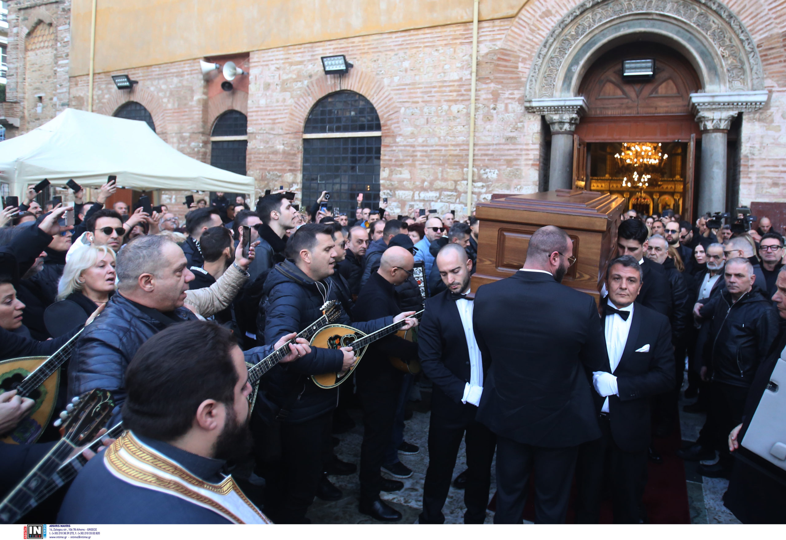 Βασίλης Καρράς