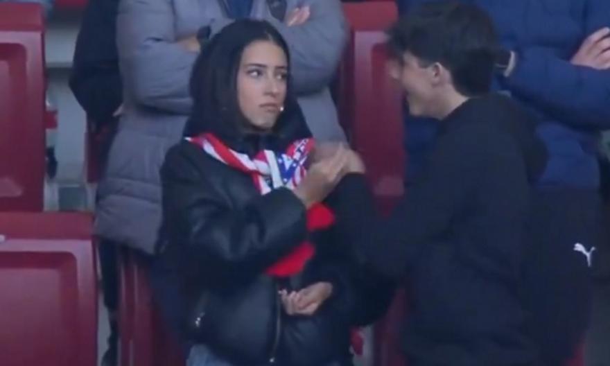 Χριστουγεννιάτικη χυλόπιτα σε ζωντανή μετάδοση σε «γυπαετό» οπαδό της Ατλέτικο Μαδρίτης – ΒΙΝΤΕΟ