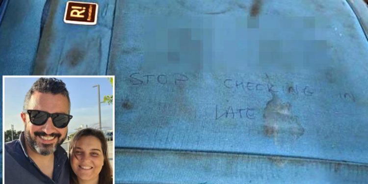 Εργαζόμενος στο αεροδρόμιο απολύθηκε επειδή έγραψε άσεμνο μήνυμα στις αποσκευές ενός αγοριού 7 μηνών