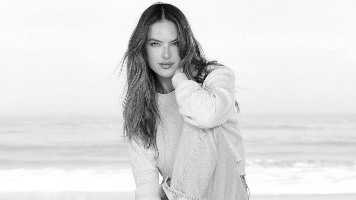 Αλεσάντρα Αμπρόσιο: Μας έκανε το καλύτερο δώρο λίγο πριν εκπνεύσει το 2023 – Πόζαρε με μαγιό και… κόλασε – ΦΩΤΟ