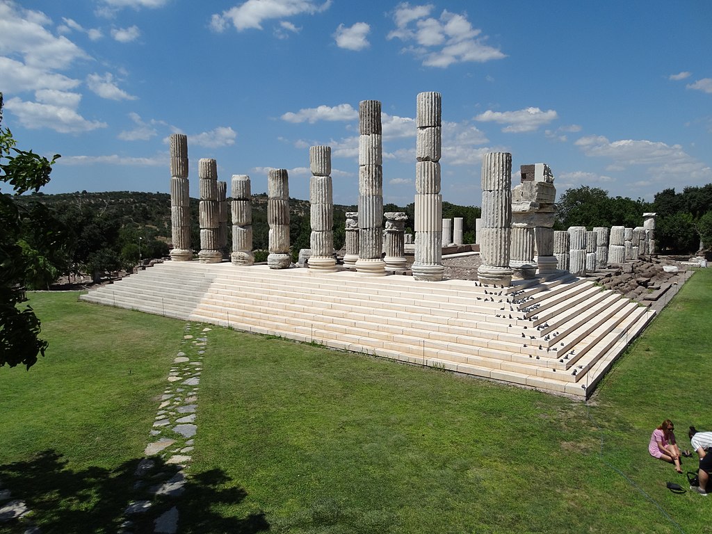 Ανακαλύφθηκε μεγαλειώδης τάφος σε αρχαία ελληνική πόλη – Τι βρήκαν οι αρχαιολόγοι