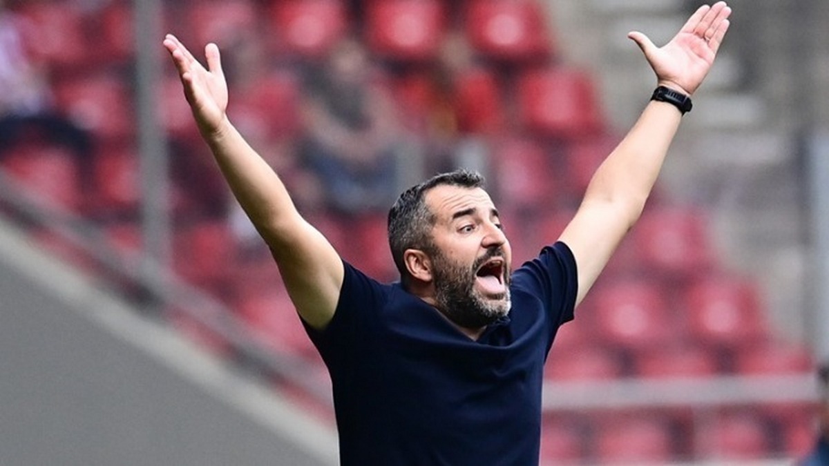 Ολυμπιακός: Αναλαμβάνει ο Κάρλος Καρβαλιάλ – Δεν ανακοίνωσε αποστολή για το ματς με τον Βόλο ο Μαρτίνεθ