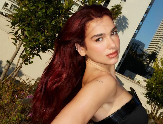 Dua Lipa: Η πιο καλοπληρωμένη τραγουδίστρια της Βρετανίας – Ξεπέρασε και την Adele