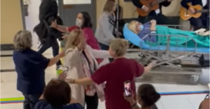 Ερυθρός Σταυρός: «Κάθε χρόνο γίνεται, ήταν στημένο» απαντά η πρόεδρος των εργαζομένων για το γλέντι