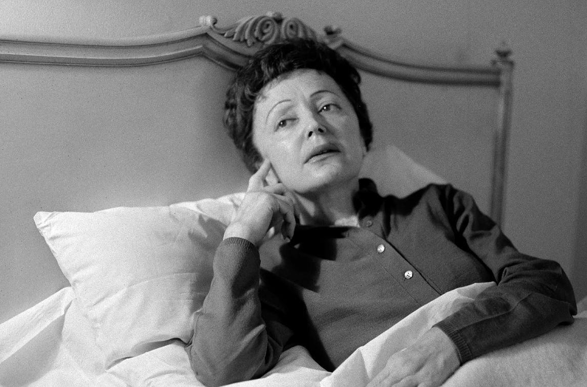 Σαν σήμερα είχε γεννηθεί η Édith Piaf, που πέθανε στα χέρια του Έλληνα συζύγου της