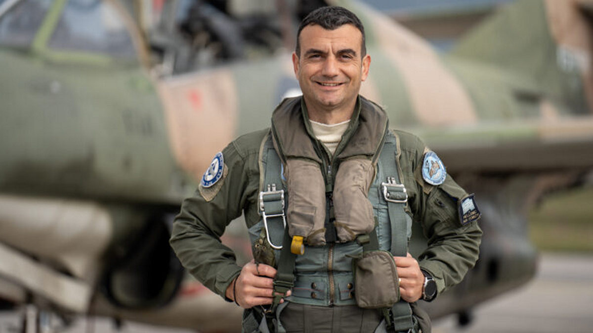 Καλαμάτα: Σήμερα η κηδεία του επισμηναγού Επαμεινώνδα Κωστέα – «Ήταν ο ήρωάς μου» λέει ο πατέρας του