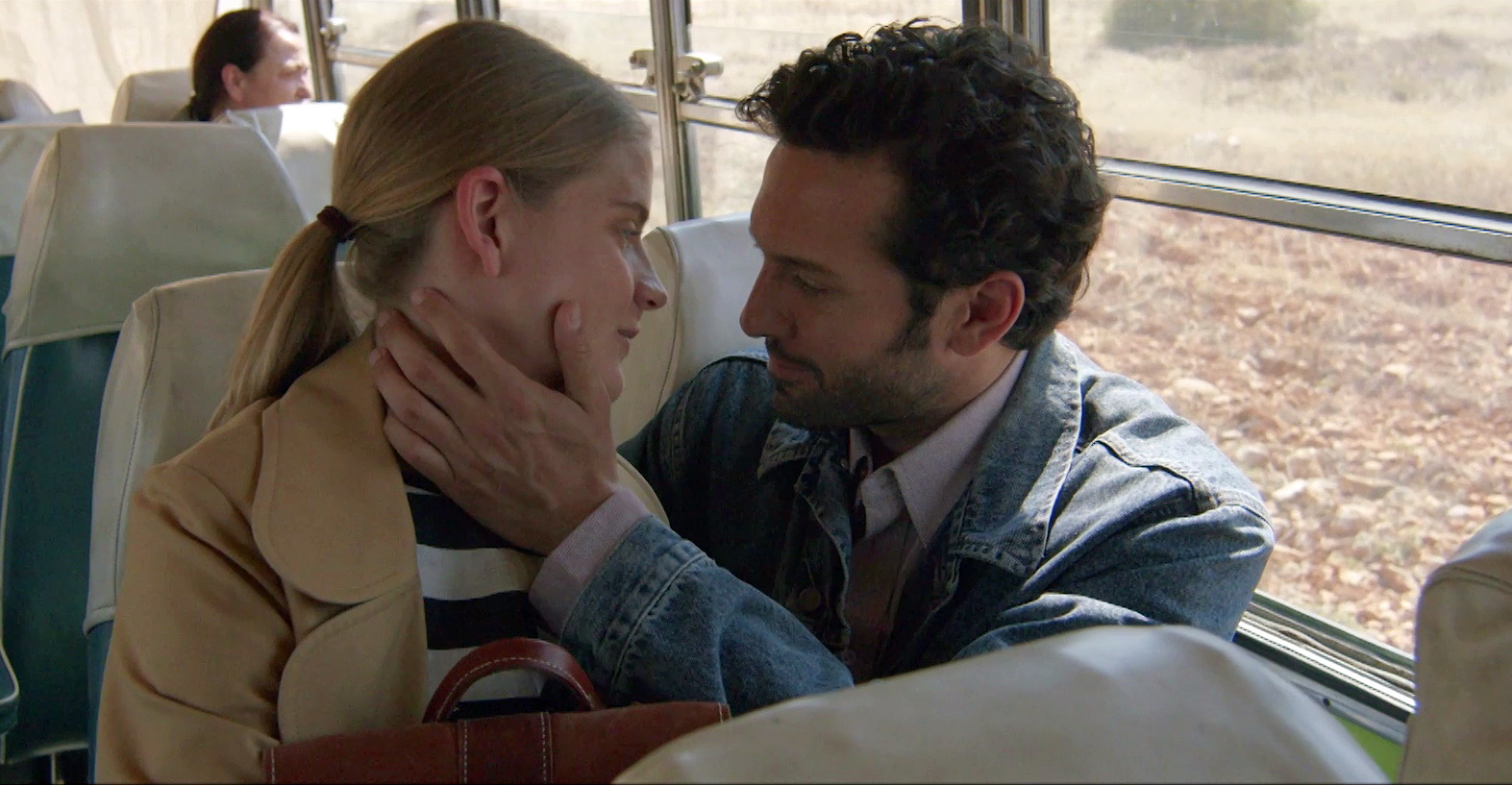 Η Παραλία – Επόμενα επεισόδια: Ο Χάρι αποκαλύπτει στην Υπατία τη σοκαριστική αλήθεια για το παρελθόν του