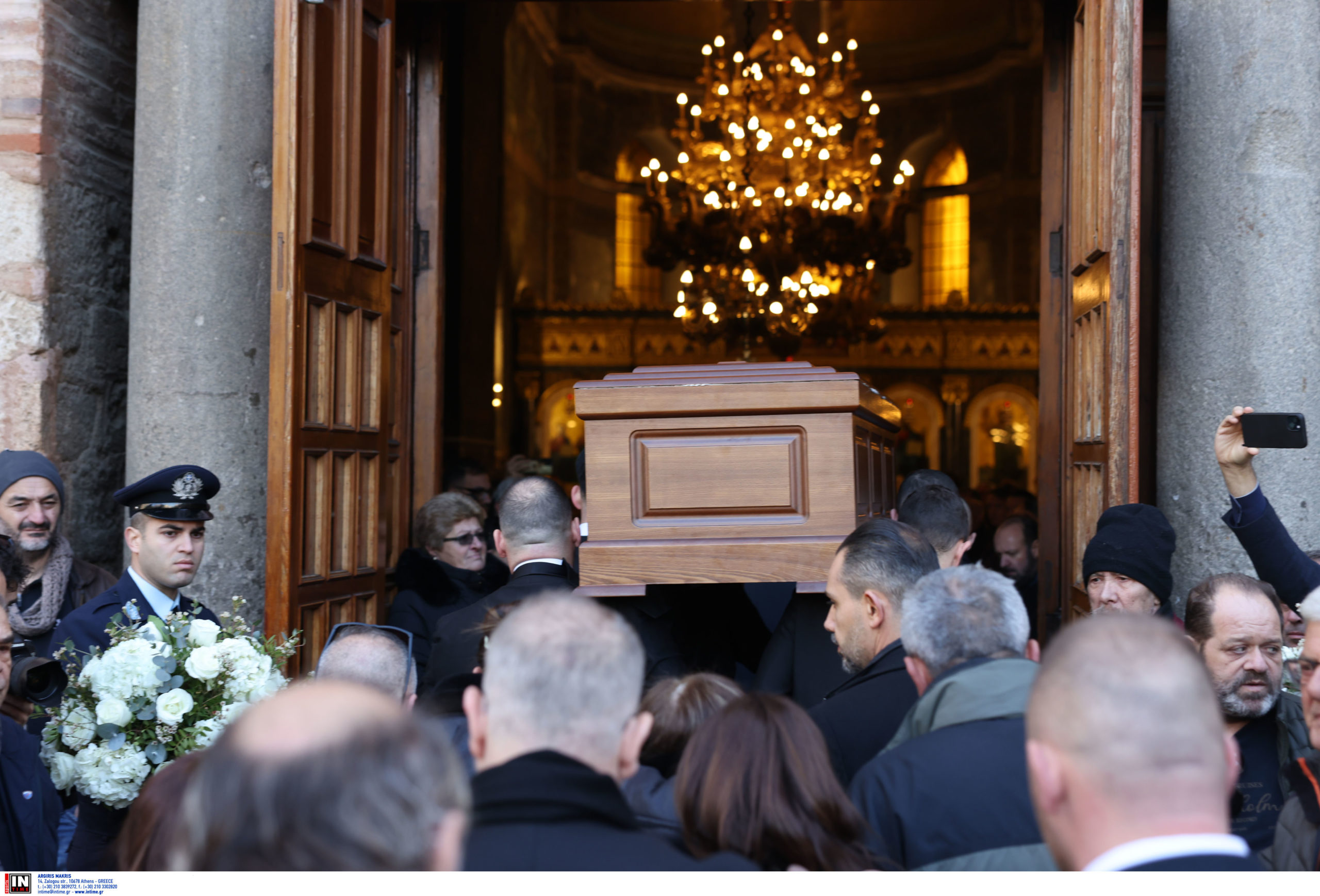 Βασίλης Καρράς- λαϊκό προσκύνημα