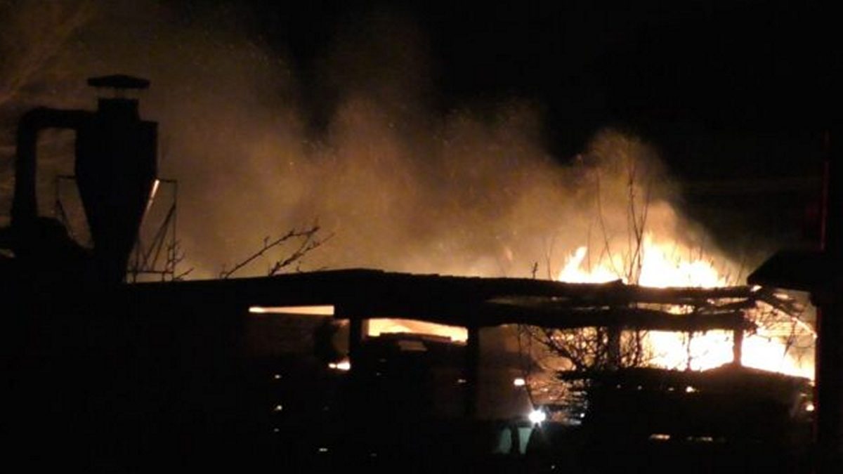 Κέρκυρα: Φωτιά σε αποθήκη εργοστασίoυ επεξεργασίας ξυλείας – Ολονύχτια η μάχη των πυροσβεστών