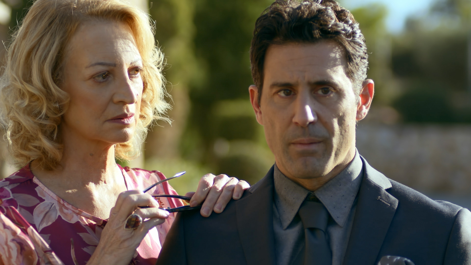 Μετά τη φωτιά: Η Ιωάννα μαθαίνει για το μωρό στα σκουπίδια και εκβιάζει τον Άρη