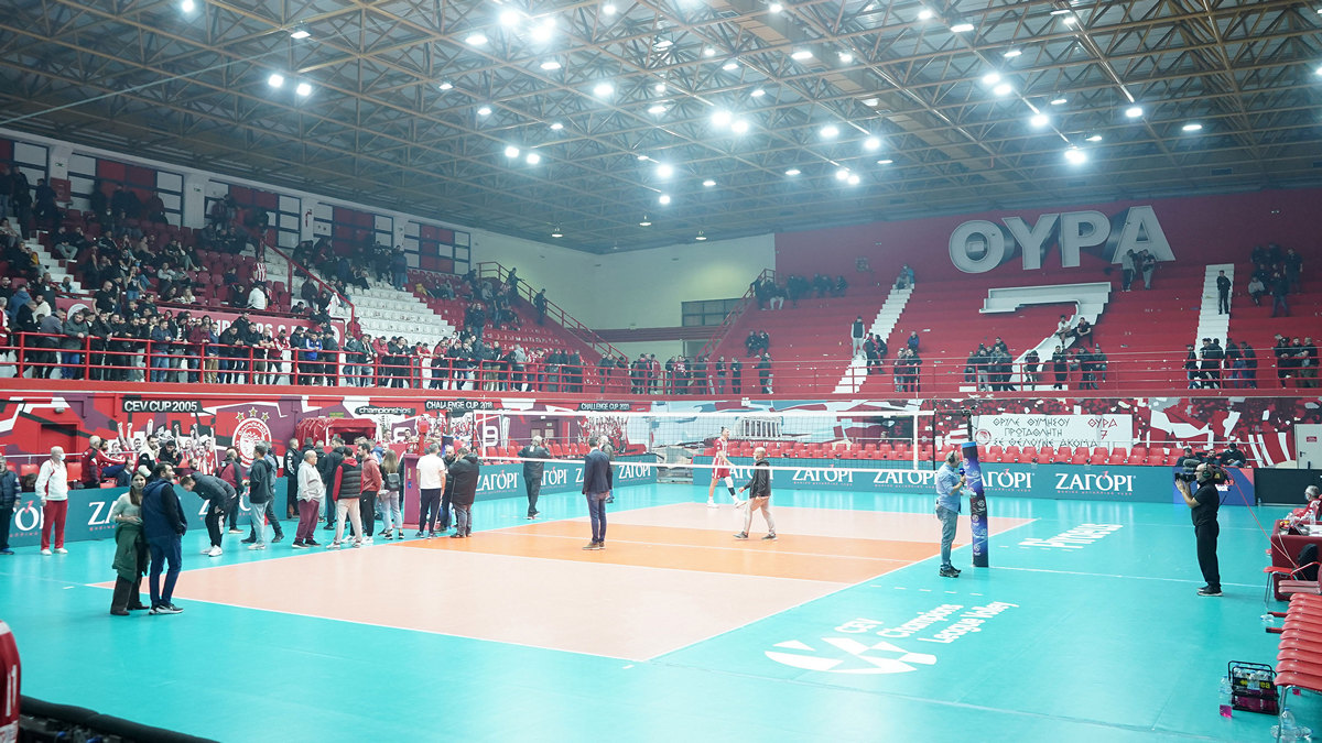 Ολυμπιακός – Παναθηναϊκός: Προσαγωγές ατόμων από την αστυνομία από το κλειστό «Μελίνα Μερκούρη»