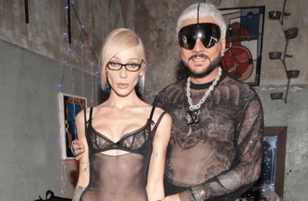 «Σχεδόν γυμνοί»: Σάλος στην Ρωσία για το προκλητικό πάρτι της showbiz εν μέσω πολέμου – «Συγγνώμη, θέλω μια δεύτερη ευκαιρία»