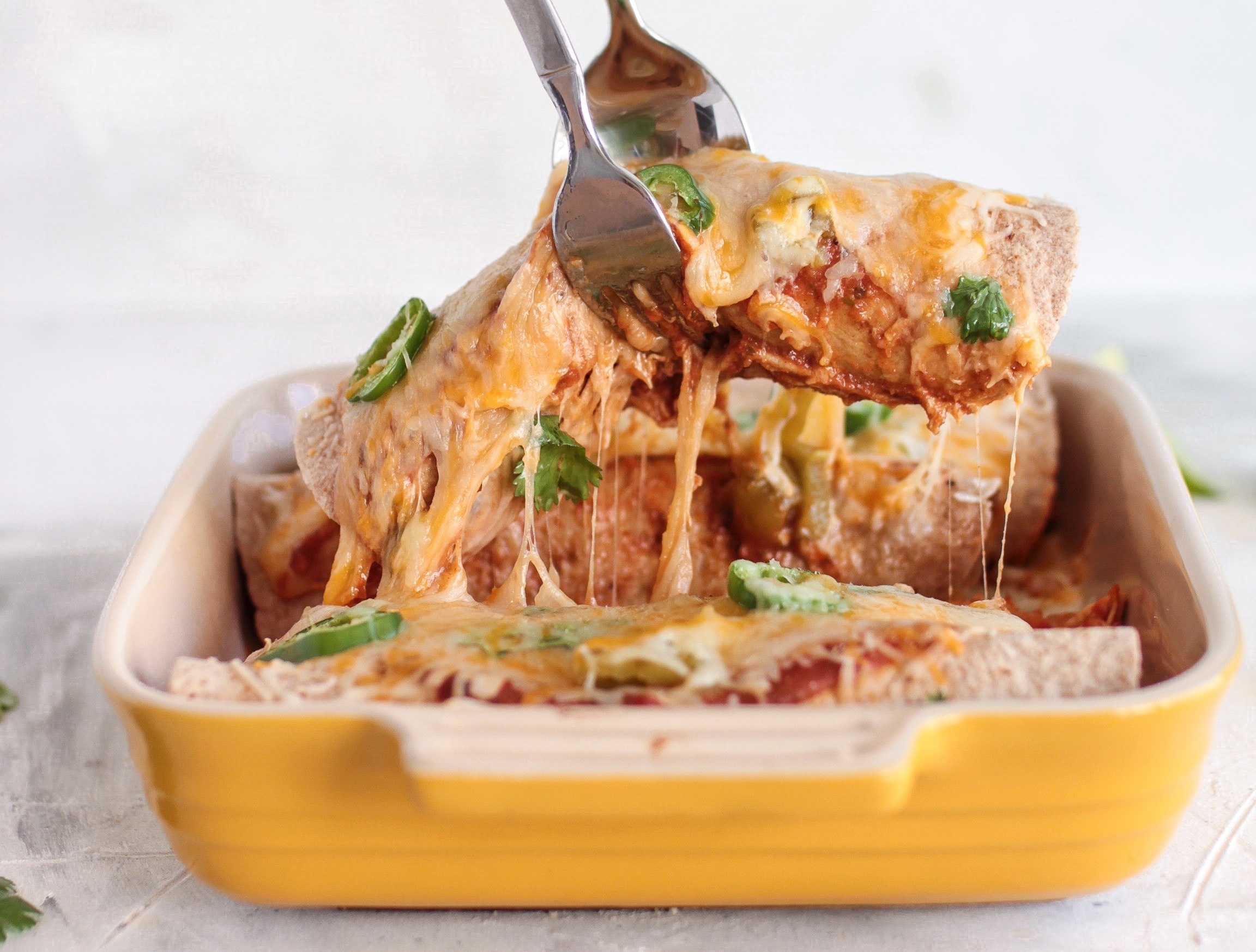 Συνταγή για λαχταριστό σουφλέ με σπανάκι – Η ιδανική επιλογή για να εντυπωσιάσετε τους καλεσμένους σας τις γιορτές