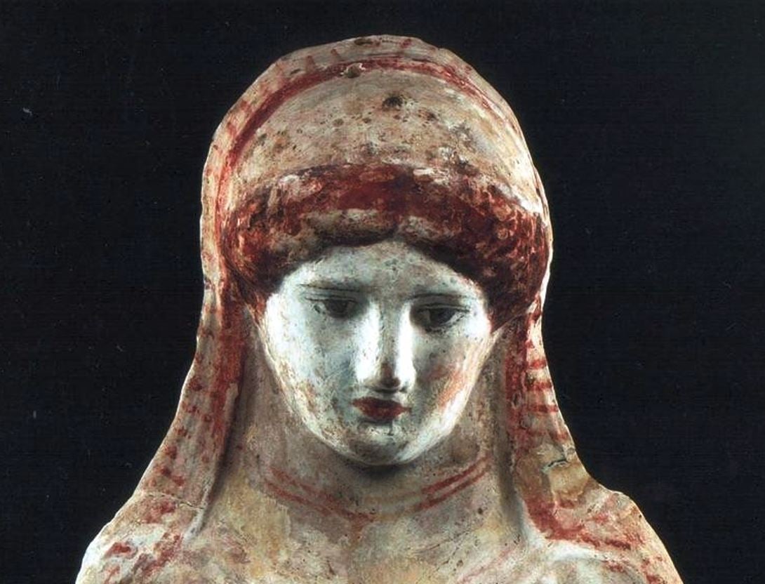 Αμφίπολη: Η εντυπωσιακή γυναικεία προτομή με το θλιμμένο βλέμμα στο αρχαιολογικό μουσείο