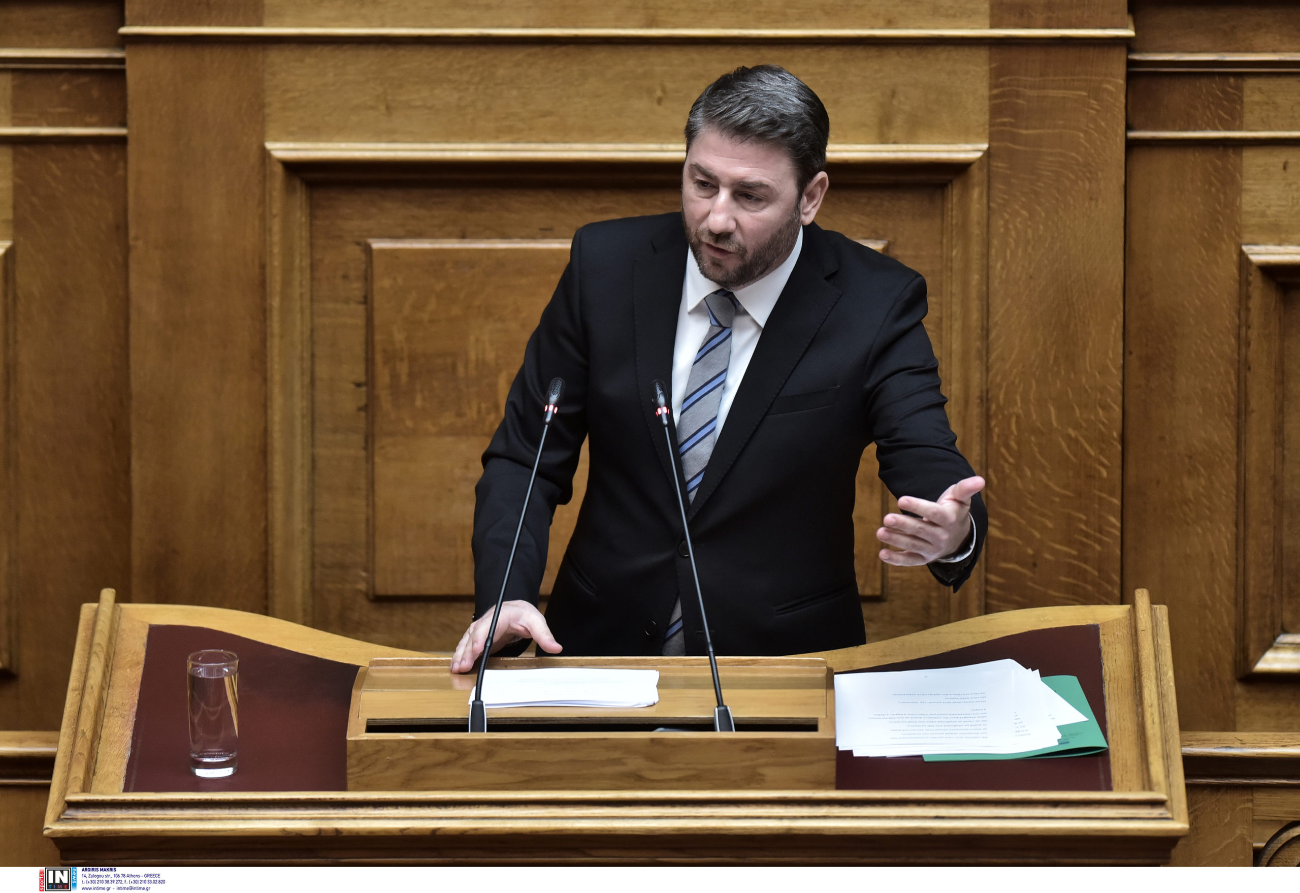 Ανδρουλάκης: Κλείνετε το μάτι στην φοροδιαφυγή και την φοροαποφυγή