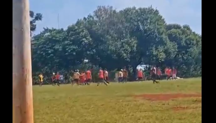 Αργεντινή: Διαιτητής μαχαίρωσε στο στήθος ποδοσφαιριστή κατά την διάρκεια αγώνα – Συγκλονιστικό βίντεο
