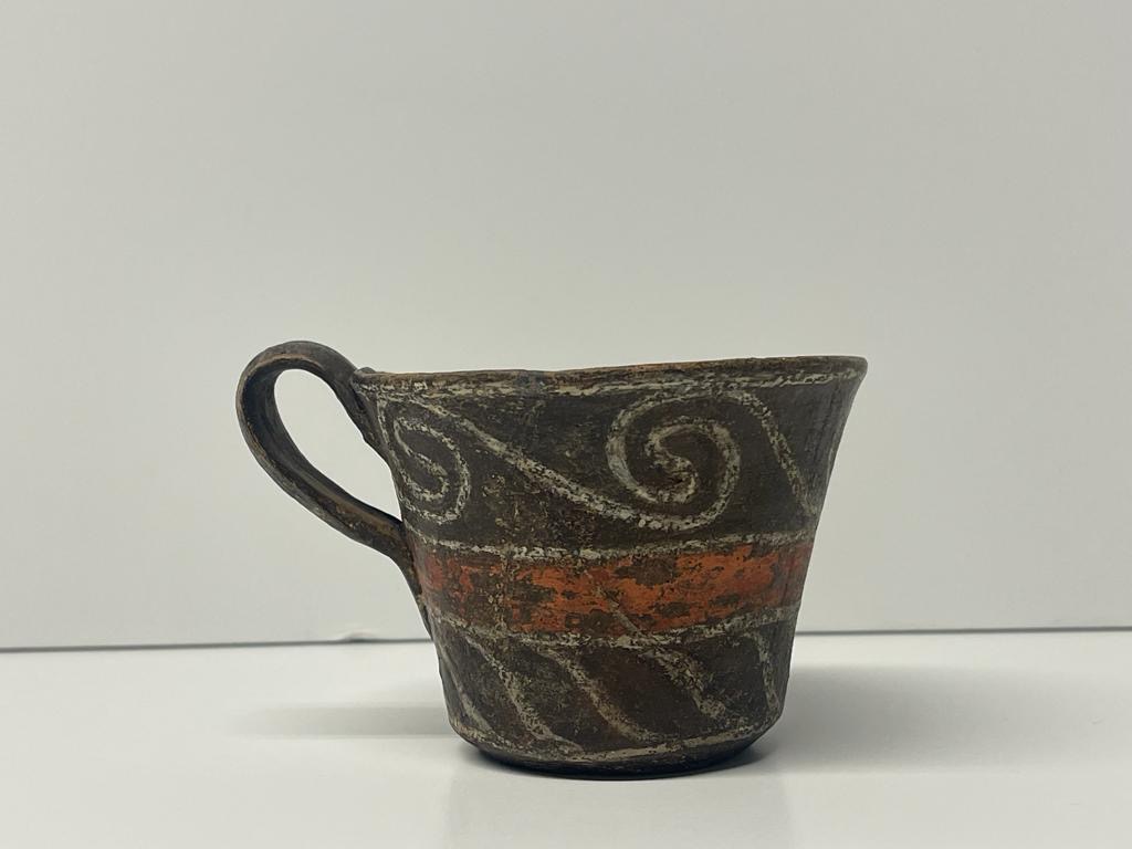 αρχαιότητες κύπελλο καραμαραϊκού ρυθμού