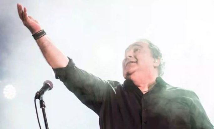 Βασίλης Καρράς