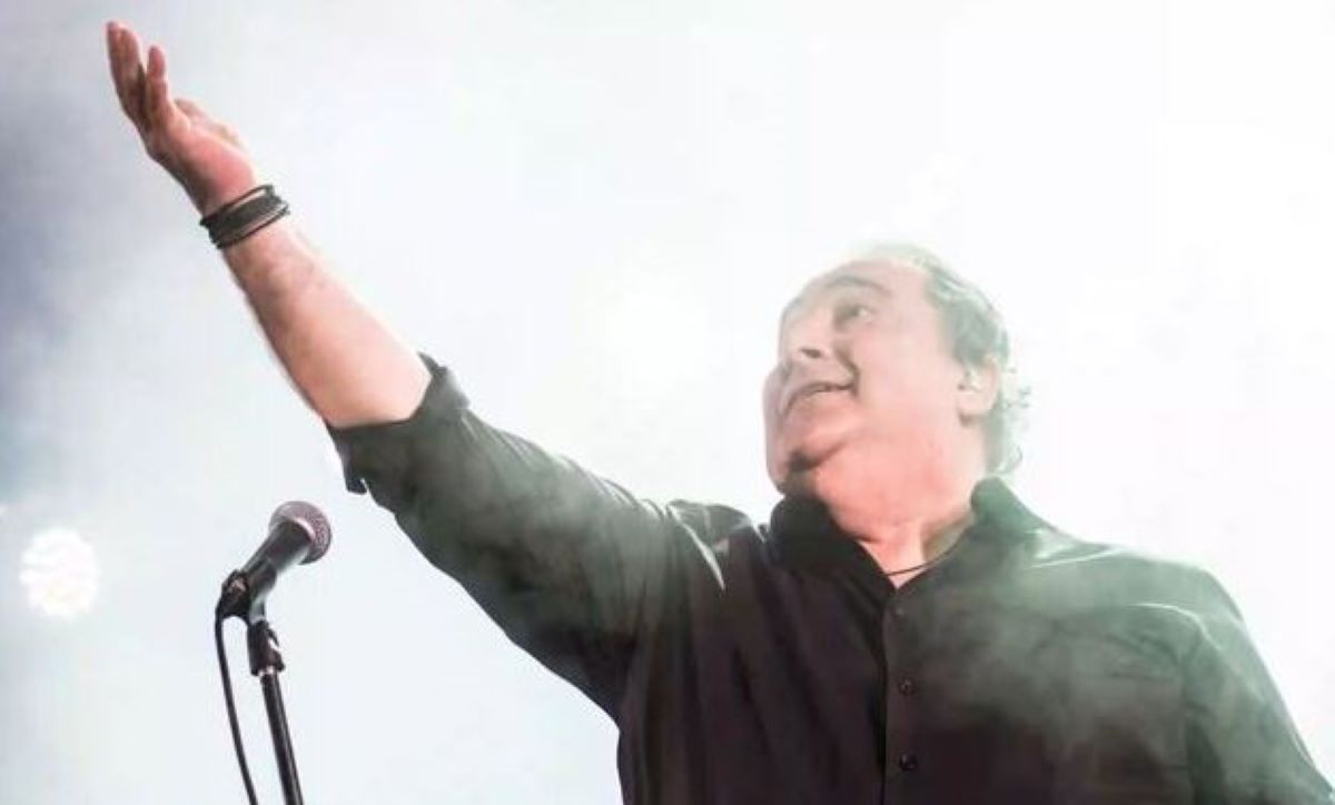 Βασίλης Καρράς