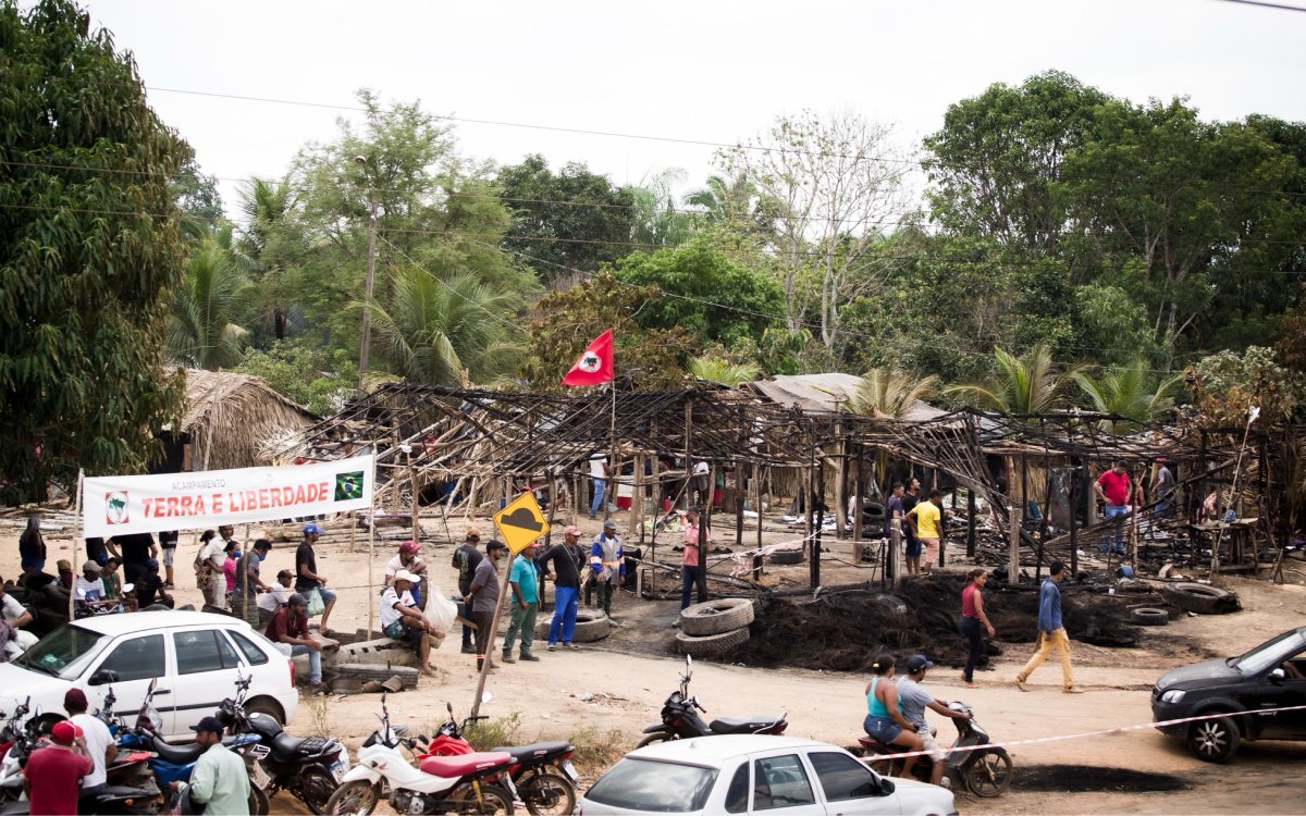 Βραζιλία: 9 νεκροί έπειτα από φωτιά σε καταυλισμό του κινήματος ακτημόνων