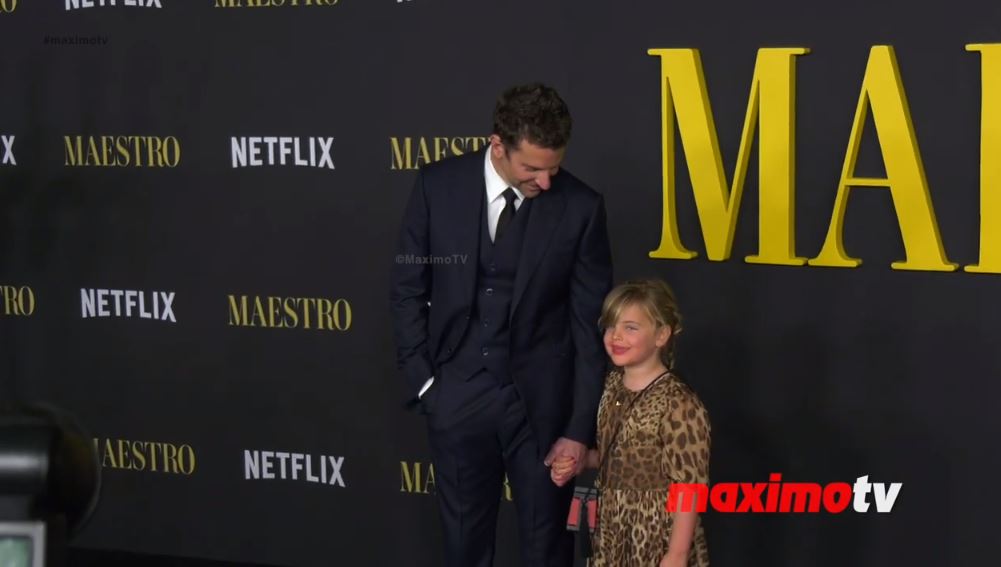 Μπράντλεϊ Κούπερ: Στην πρεμιέρα του «Maestro» με την κόρη του – Η 6χρονη Λία «έκλεψε την παράσταση»