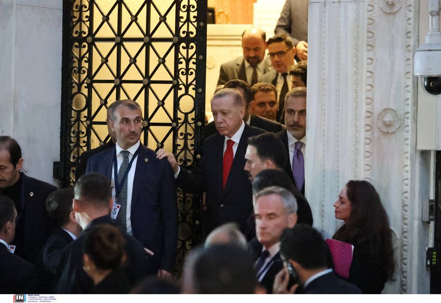 Ερντογάν: Αναχώρησε από την τουρκική πρεσβεία με προορισμό το «Ελευθέριος Βενιζέλος»