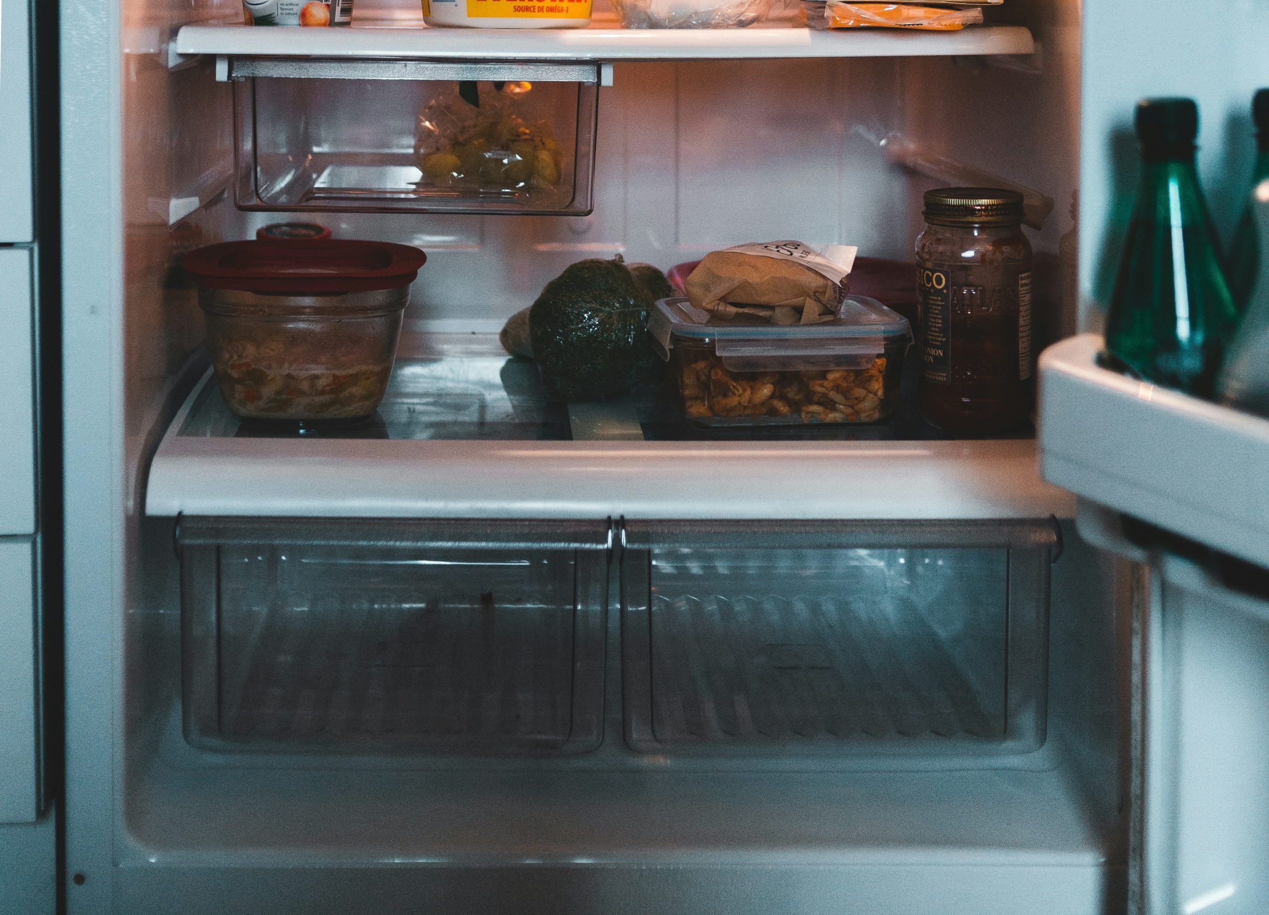 Μυρίζει το ψυγείο σας; Μπορεί να έχετε ξεχάσει να καθαρίσετε ένα βασικό σημείο