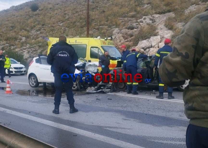 Εύβοια: Σοβαρό τροχαίο με εγκλωβισμένους – Οι πρώτες εικόνες