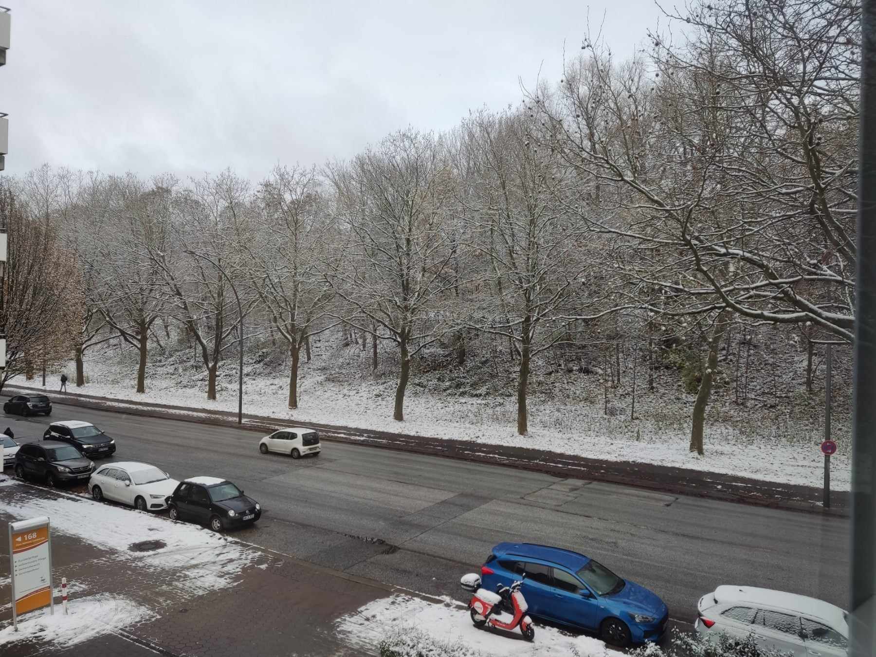 Γερμανία: Σοβαρά προβλήματα λόγω της σφοδρής χιονόπτωσης – Κλειστό το αεροδρόμιο του Μονάχου
