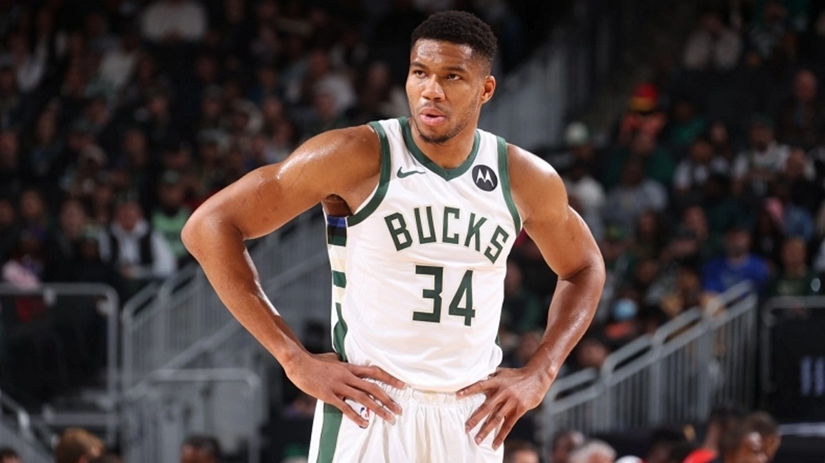 Εξωγήινος Γιάννης «κατάπιε» τους Πέισερς με 64 πόντους και οδήγησε τους Μπακς σε θρίαμβο – ΒΙΝΤΕΟ