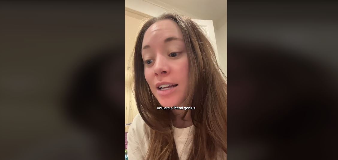 Το «αμφιλεγόμενο» κόλπο μιας μαμάς για τα δώρα των παιδιών της – «Είμαι απαίσιο άτομο ή ιδιοφυΐα;»