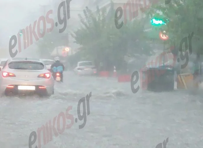 Στείλτε βίντεο ή φωτογραφίες από την κακοκαιρία στο enikos.gr