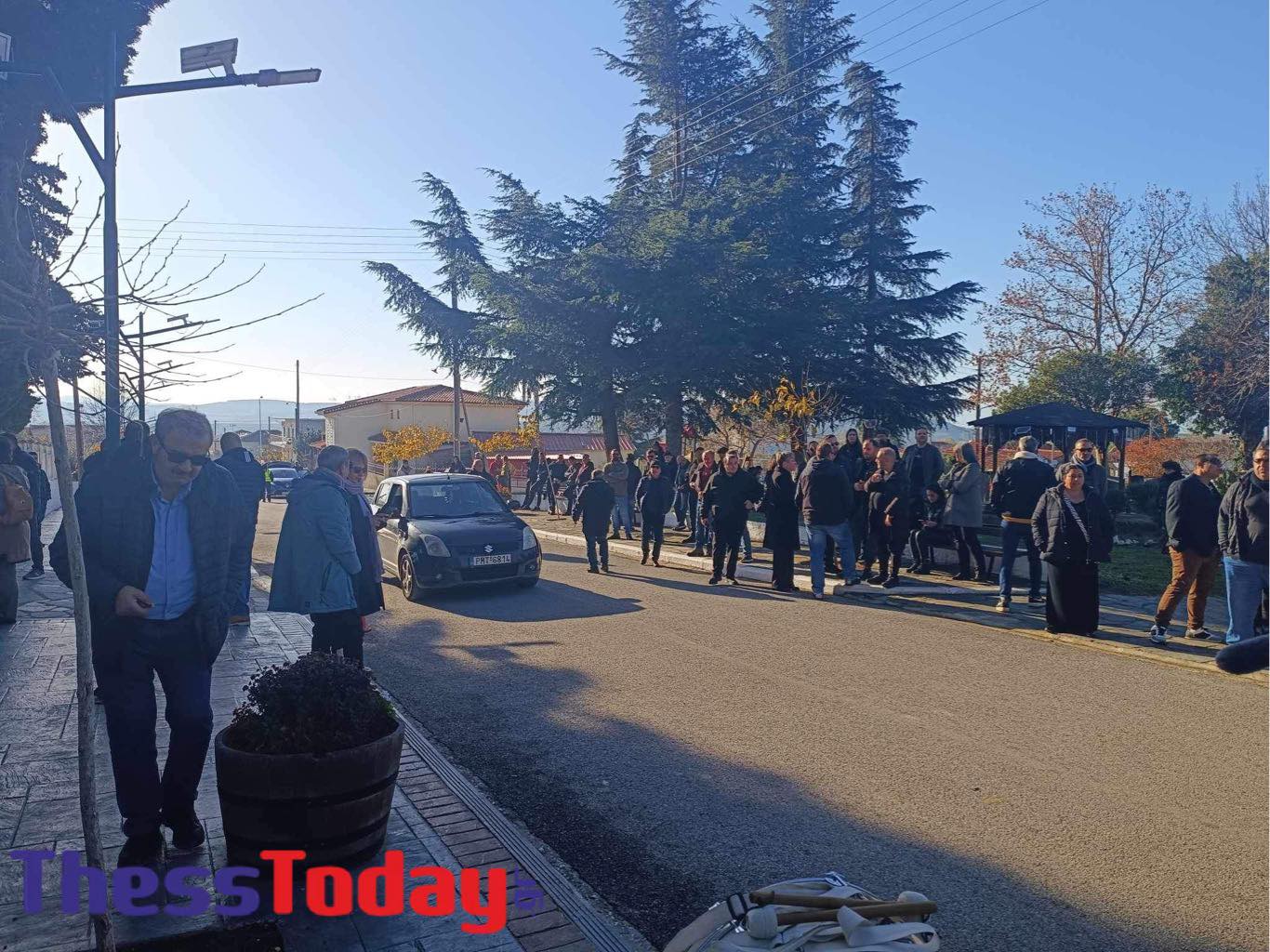 Βασίλης Καρράς: Το Κοκκινοχώρι Καβάλας θρηνεί τον «άρχοντα της πίστας» – Κλίμα οδύνης στο τελευταίο αντίο