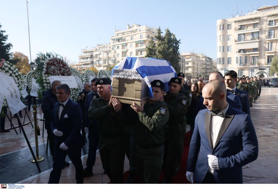 Γιώργος Λυγγερίδης: Θρήνος στο τελευταίο αντίο στον αστυνομικό που σκοτώθηκε από ναυτική φωτοβολίδα στου Ρέντη