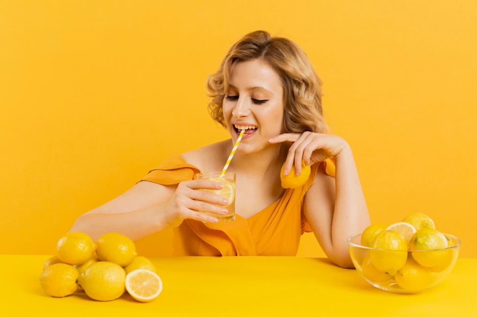 Τι συμβαίνει στο σώμα σας όταν τρώτε συνέχεια λεμόνια